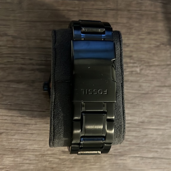 Men’s black and gold Fossil Skeleton Watch - Picture 2 of 3